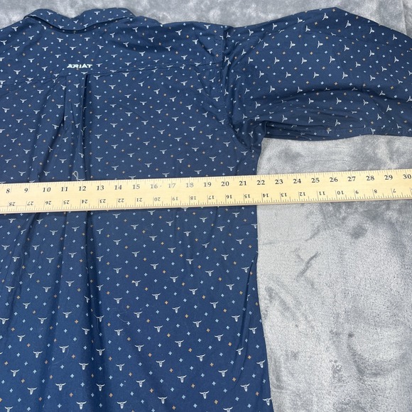 Ariat Shirt Mens Large Blue AOP Bulls Long Sleeve Button Western Ranch Fitted - Picture 9 of 10